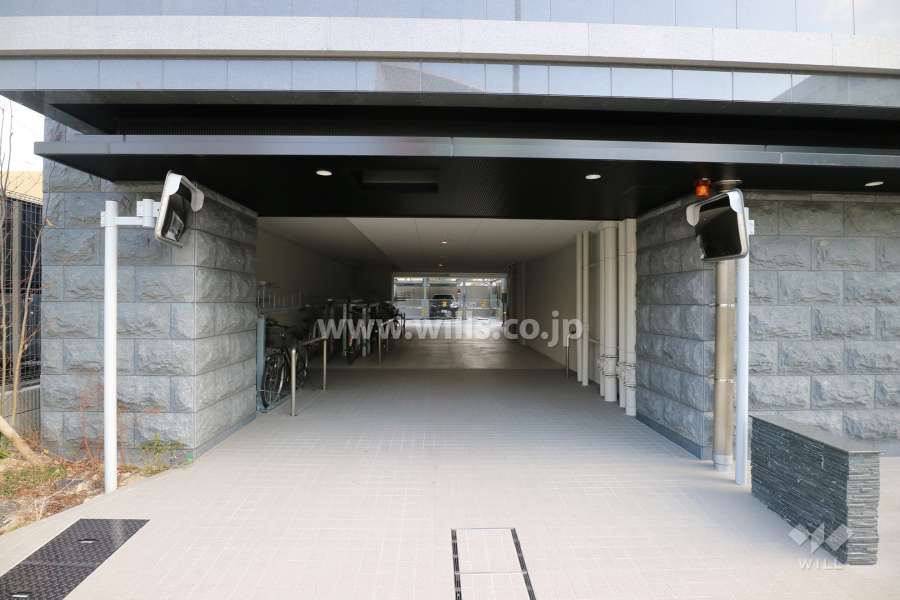 駐車場出入り口