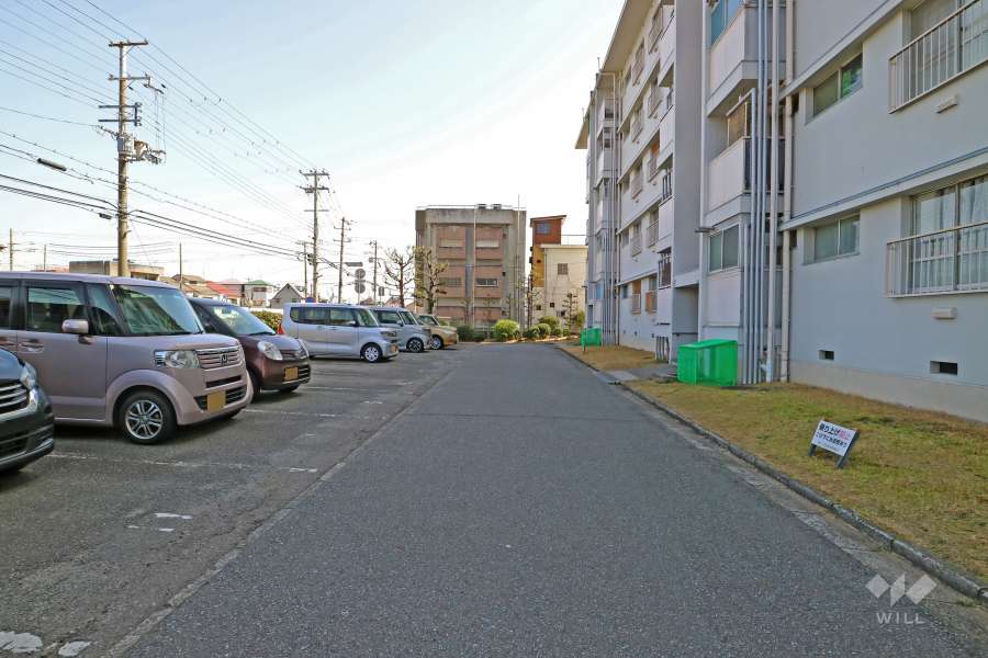 敷地内駐車場（屋外平面式）