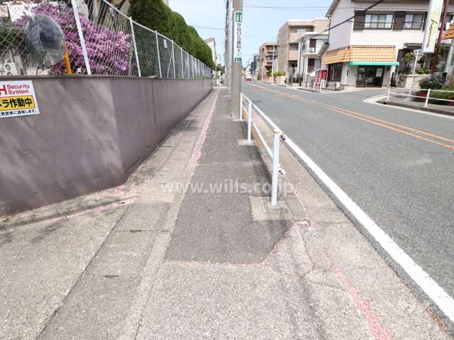 敷地東側の前面道路