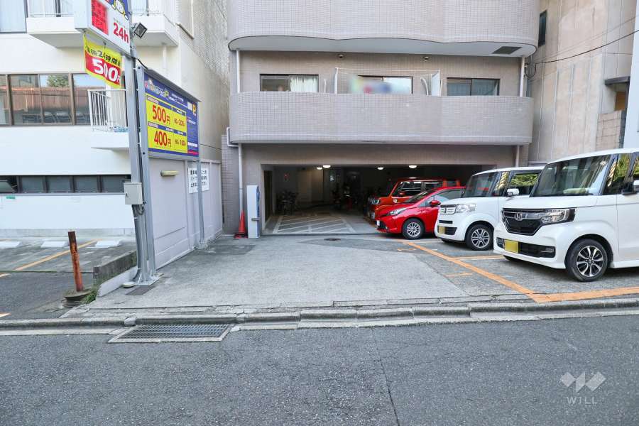 駐車場出入り口