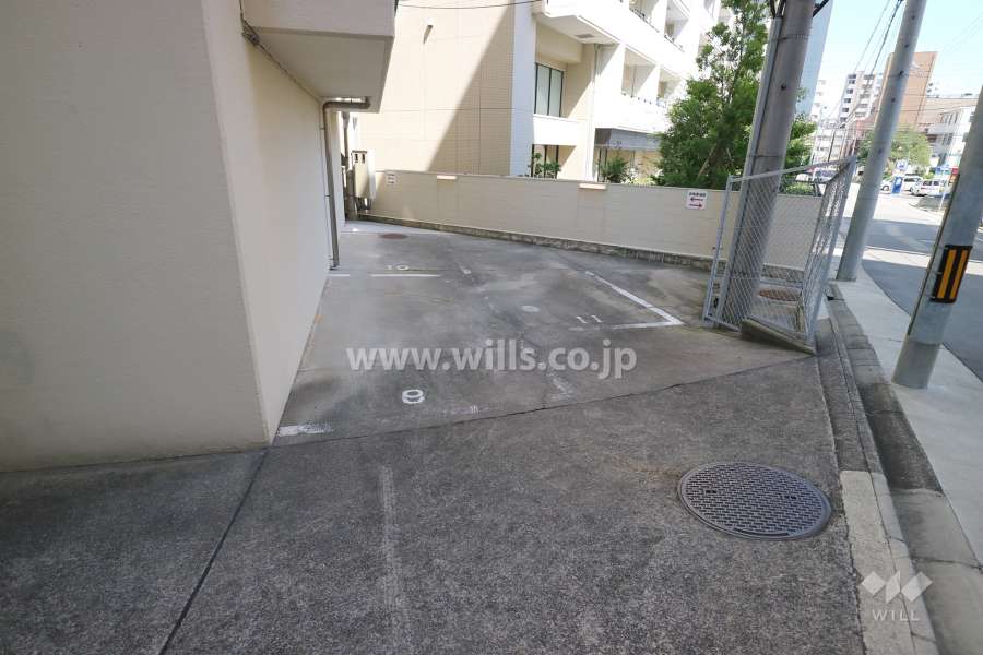 敷地内駐車場（屋外平面式）
