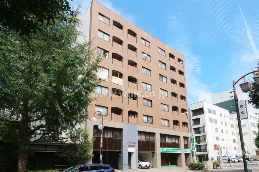 財形丸の内マンションの外観（南西側から）