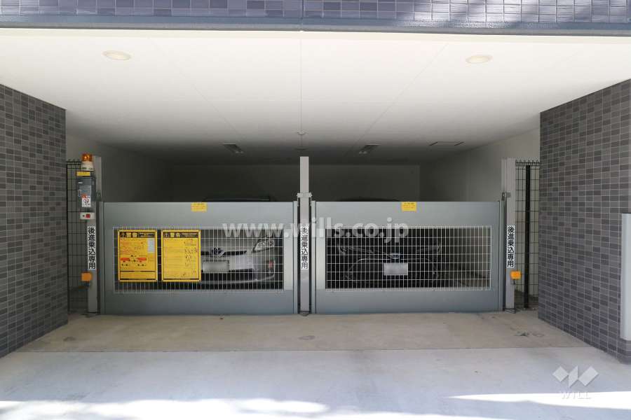 敷地内駐車場（屋内機械式）