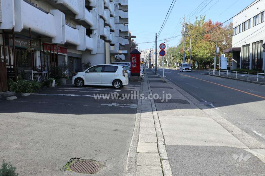 敷地北側の前面道路