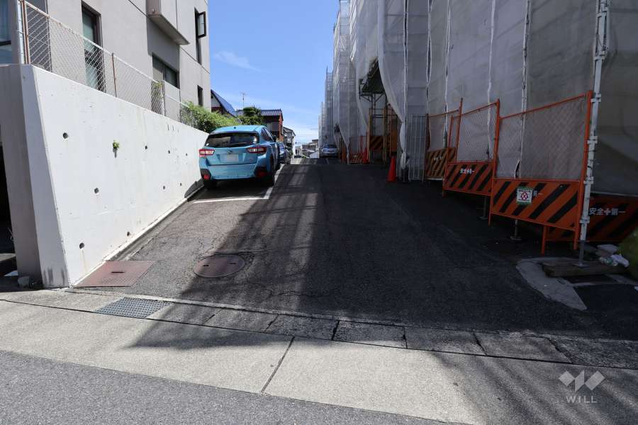 駐車場出入り口