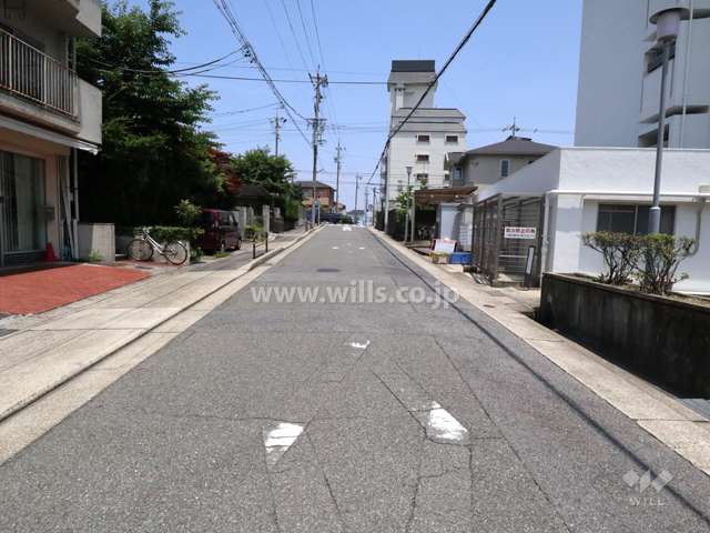 敷地北西側の前面道路