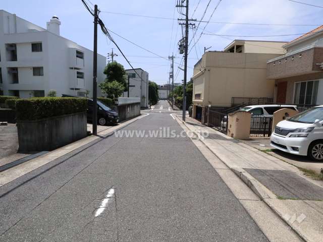 敷地北西側の前面道路