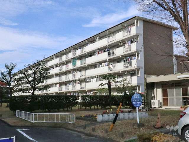 藤の木団地2号棟の外観（南東側から）