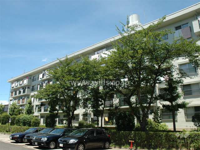 府公社千里南町第二住宅A-２棟の外観（南東側から）