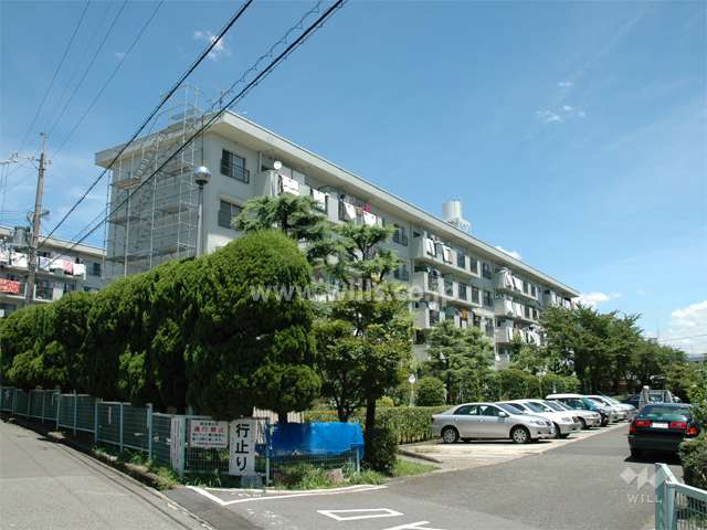 府公社千里南町第二住宅A-２棟の外観（南西側から）