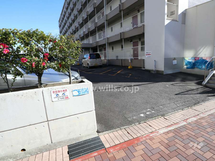 駐車場出入り口