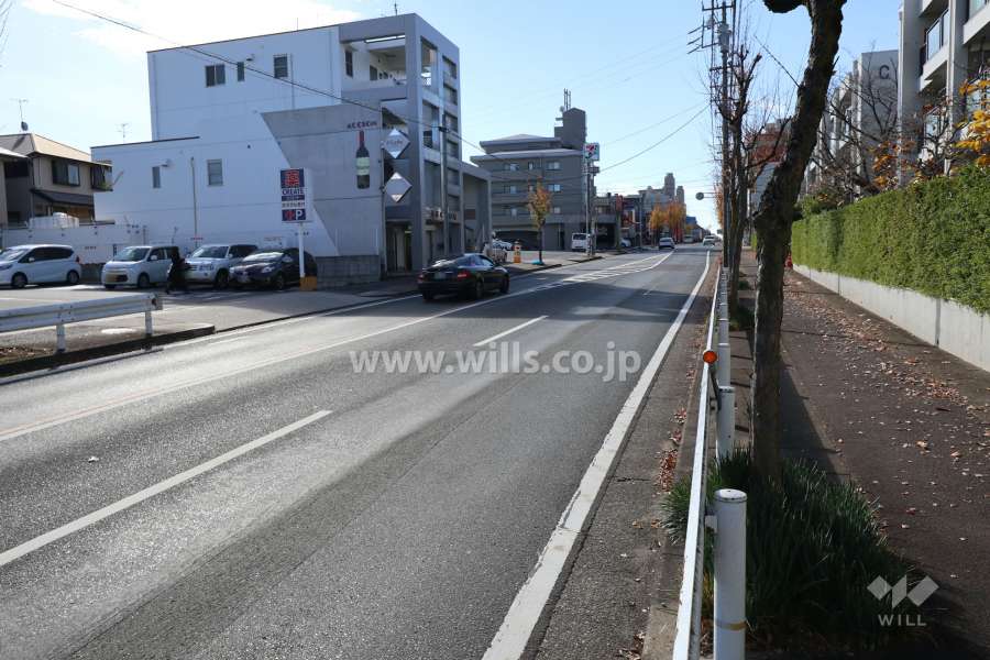 敷地南側の前面道路