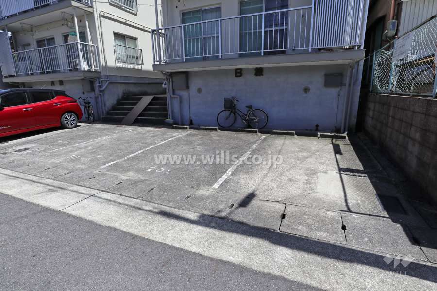 敷地内駐車場（屋外平面式）