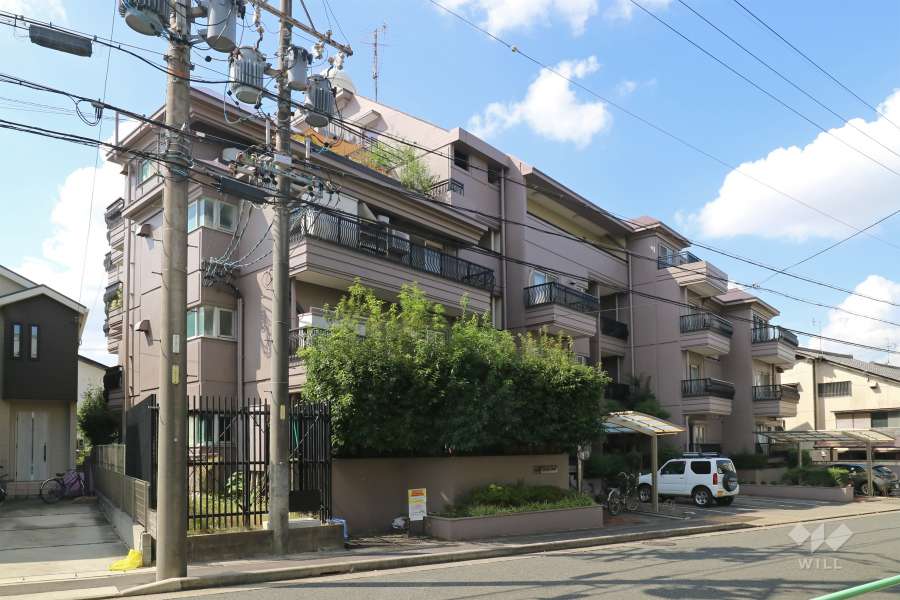 三旺マンション名東の外観（南東側から）