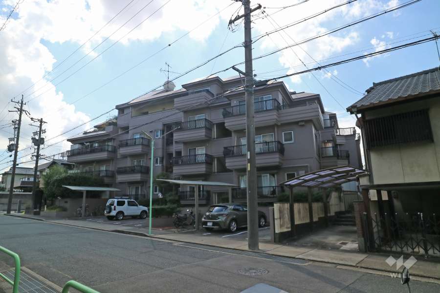 三旺マンション名東の外観（北東側から）