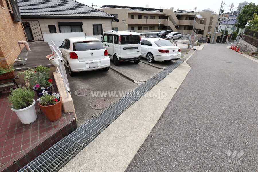 敷地内駐車場（屋外平面式）