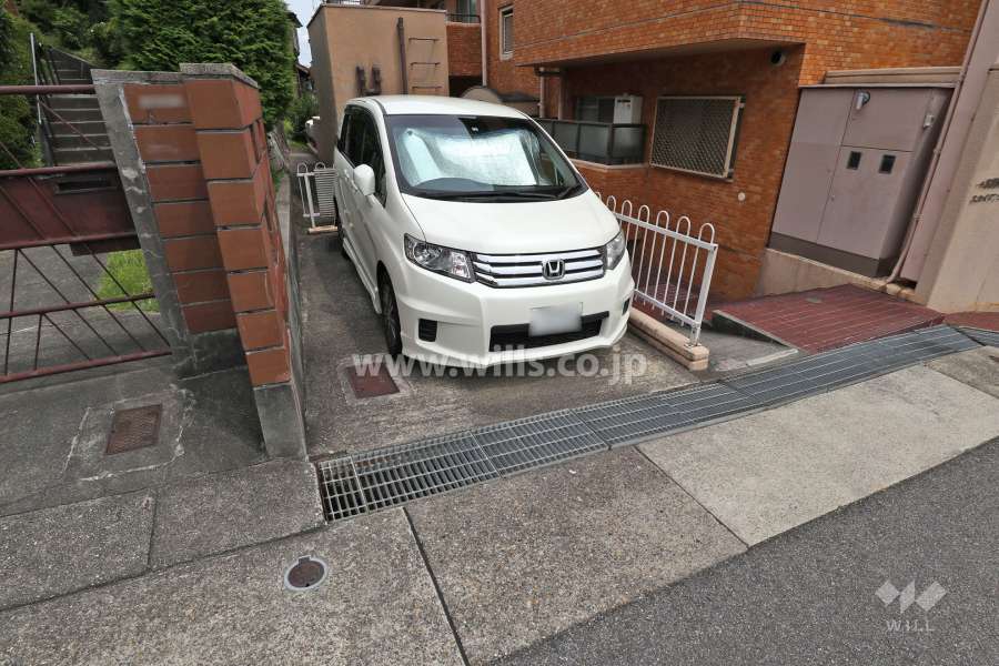 敷地内駐車場（屋外平面式）