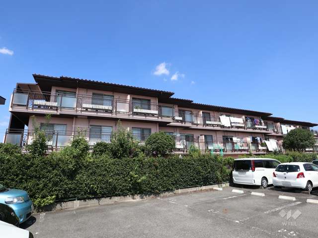 廻間公園南マンションの外観（南西側から）