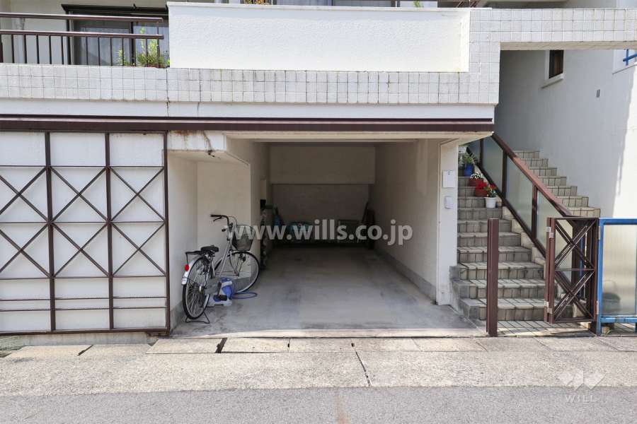 敷地内駐車場（屋内平面式）