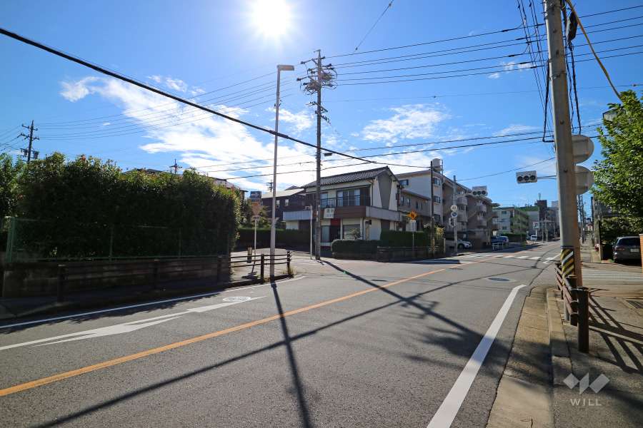 敷地南西側の前面道路