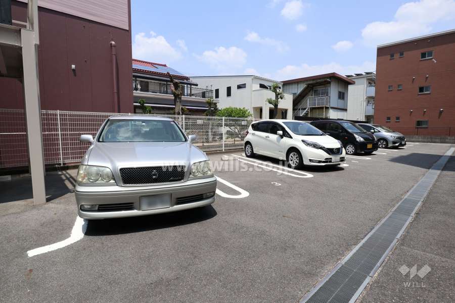 敷地内駐車場（屋外平面式）