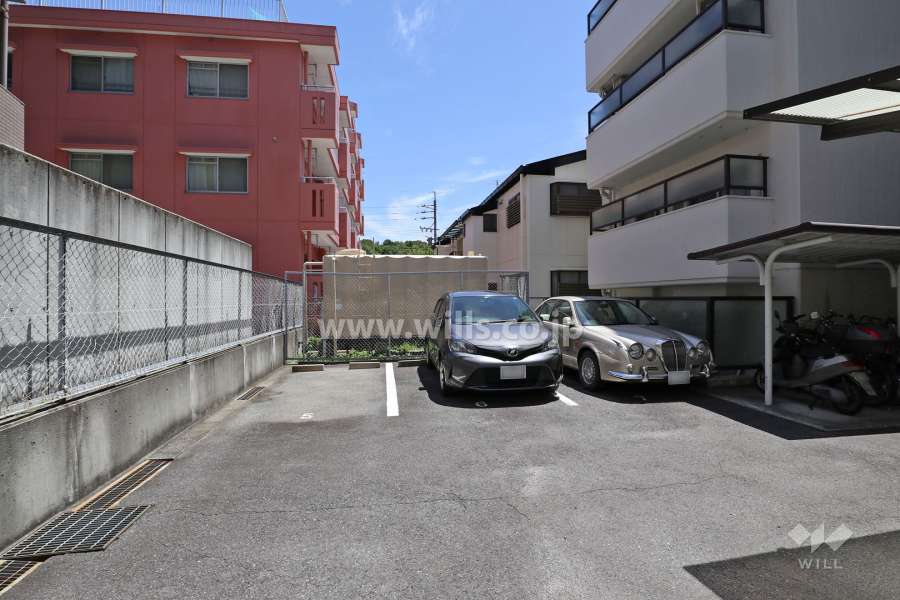 敷地内駐車場（屋外平面式）