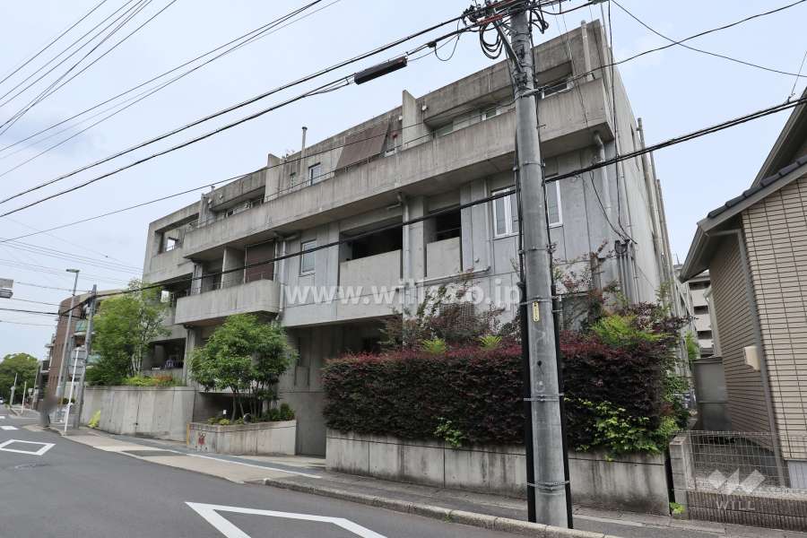 にじのもりハウスの外観（南西側から）