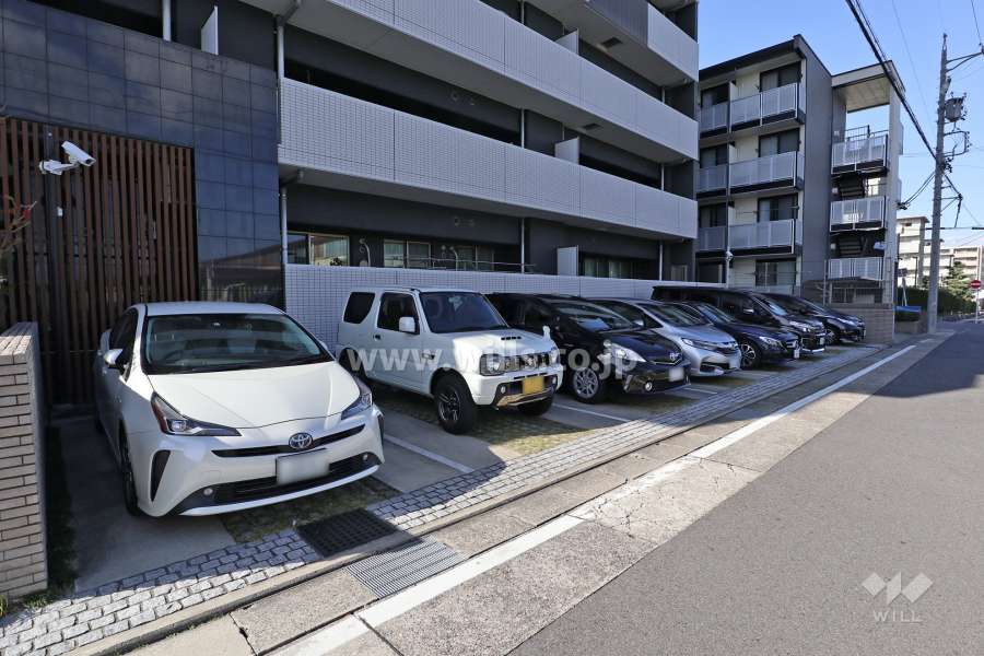 敷地内駐車場（屋外平面式）