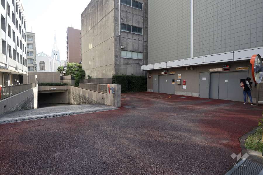 駐車場の出入り口