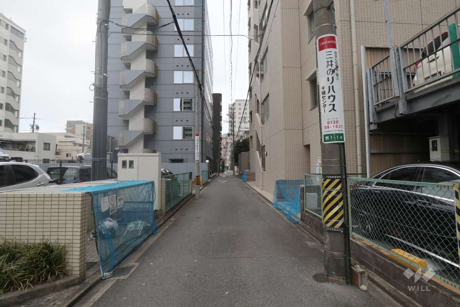 敷地北側の前面道路