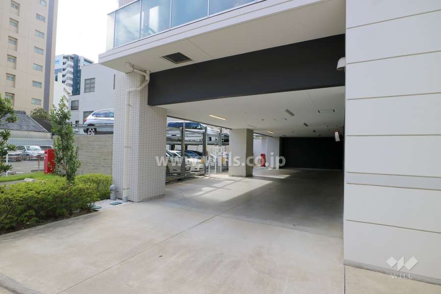 駐車場出入り口
