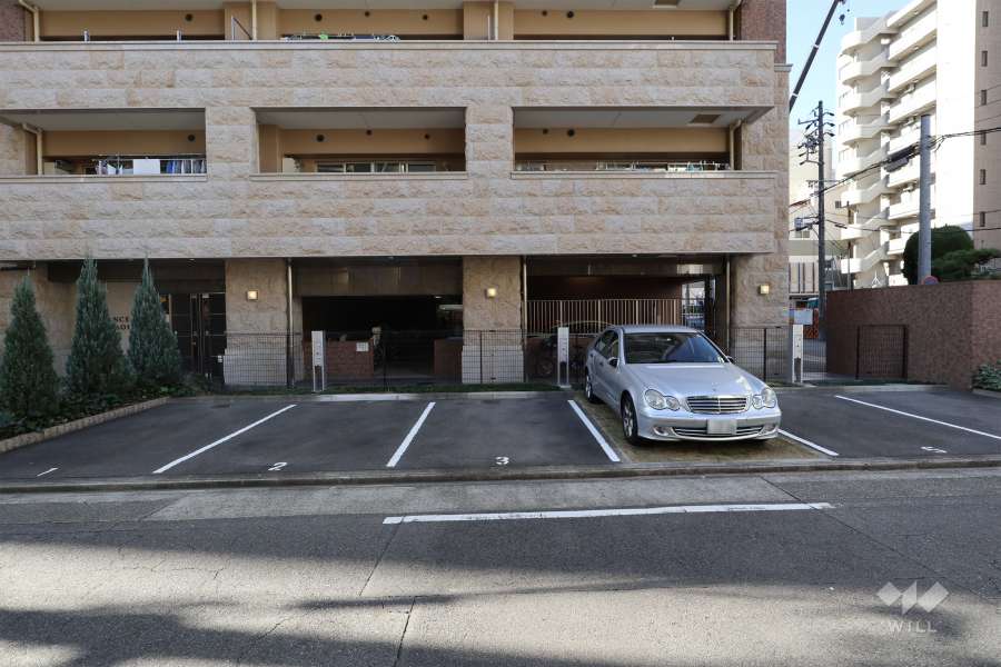 敷地内駐車場（屋外平面式）