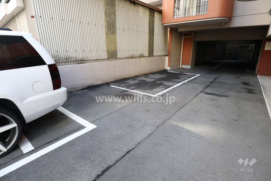 敷地内駐車場（屋外平面式）