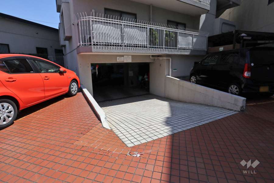 駐車場出入り口