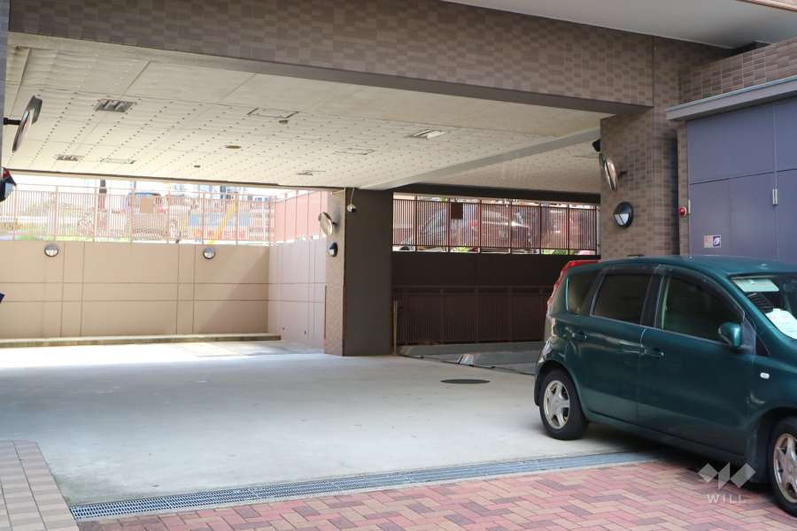 敷地内駐車場（屋内機械式）