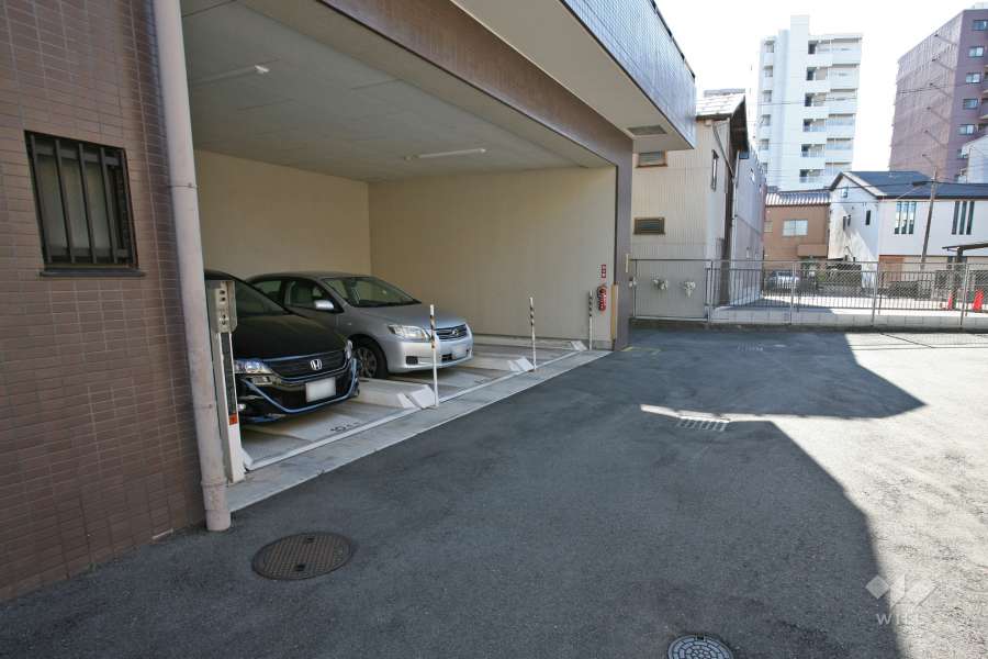 敷地内駐車場（屋内機械式）