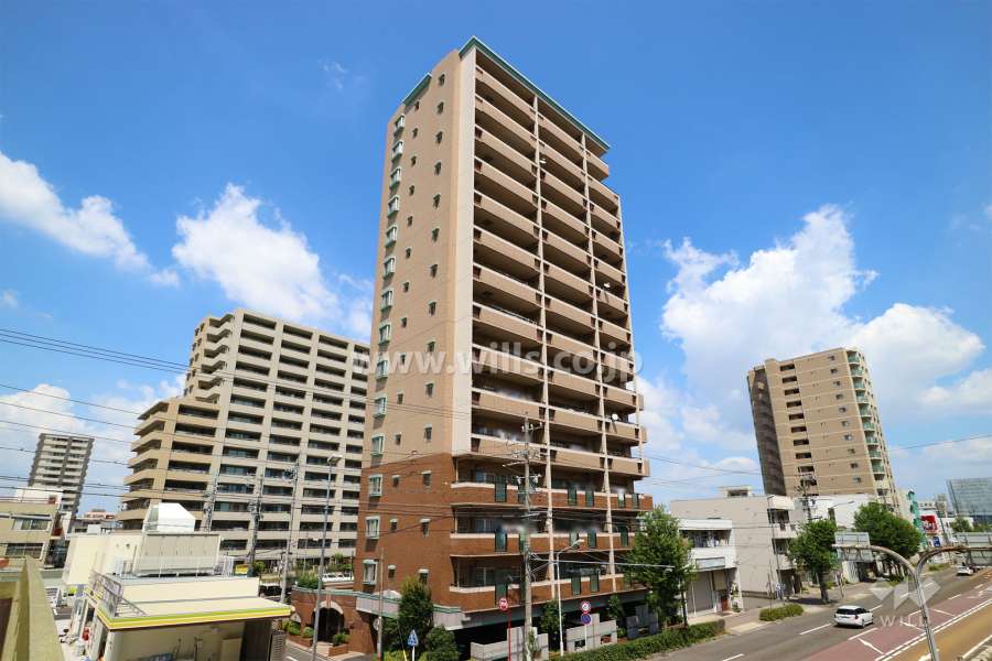 カルティア徳川の外観（南西側から）
