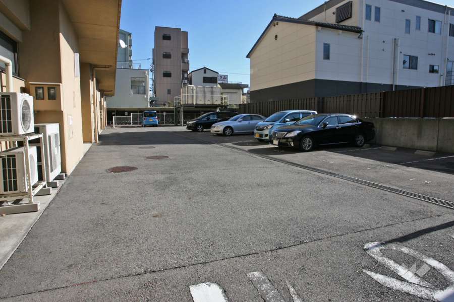 敷地内駐車場（屋外平面式）