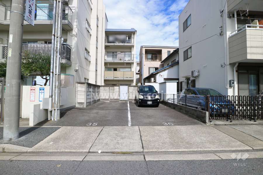 敷地内駐車場（屋外平面式）