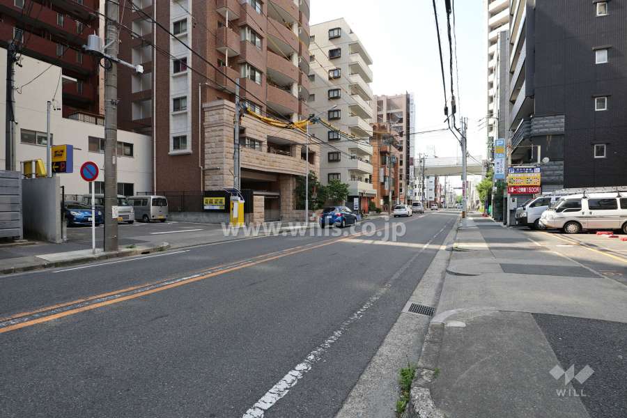敷地東側の前面道路
