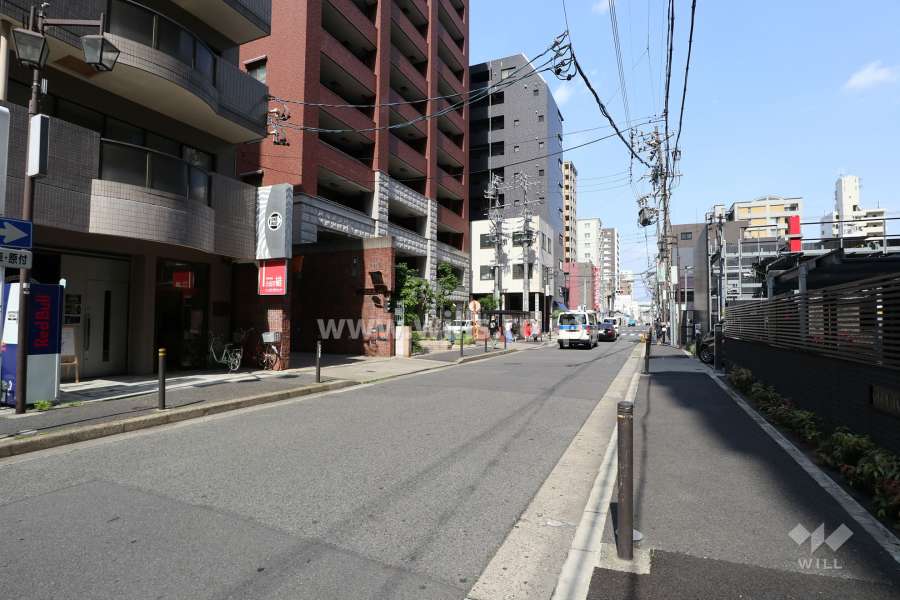 敷地南側の前面道路