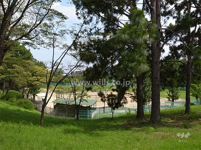 敷地の南側には『千里北町公園』が広がっています。