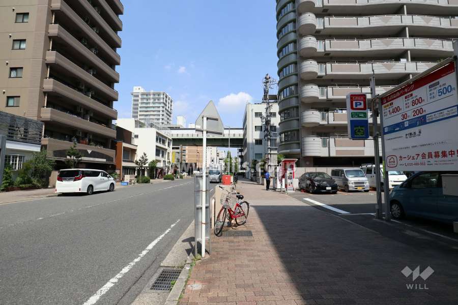 敷地北側の前面道路