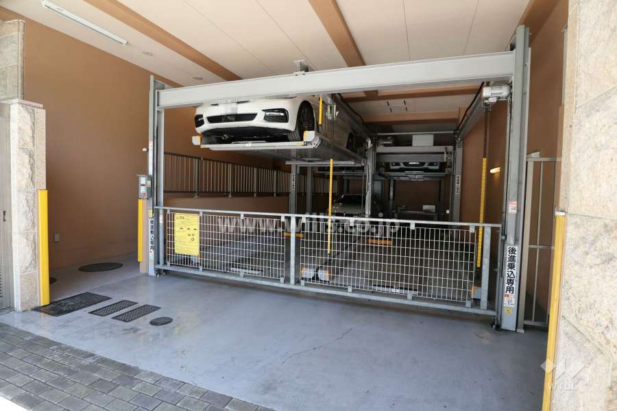 敷地内駐車場（屋内機械式）