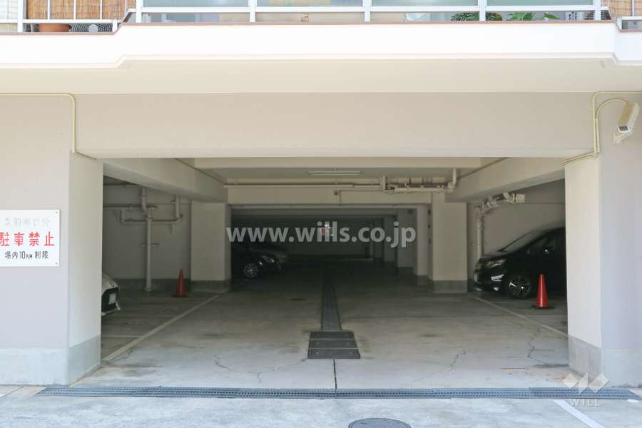 敷地内駐車場（屋内平面式）
