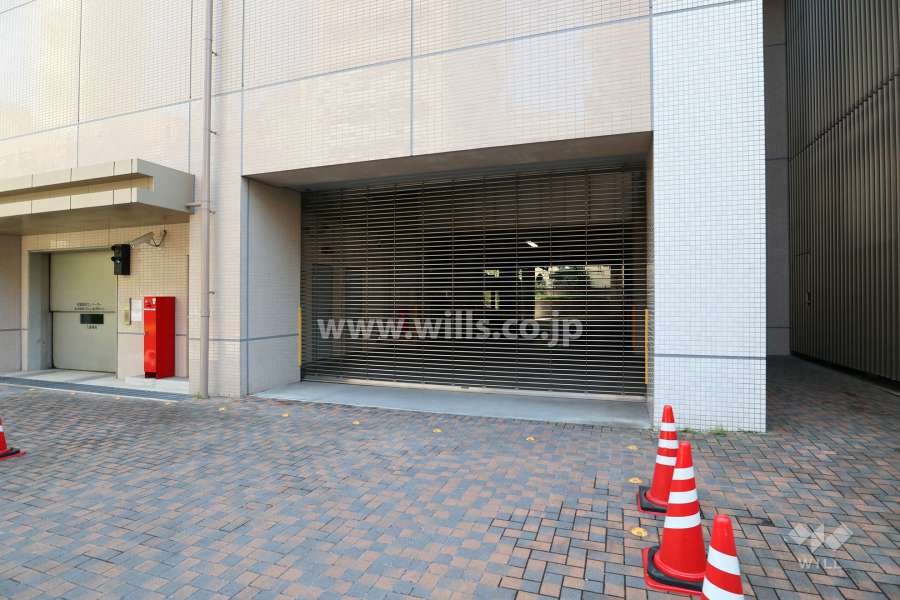 敷地内駐車場（リングシャッター付き）