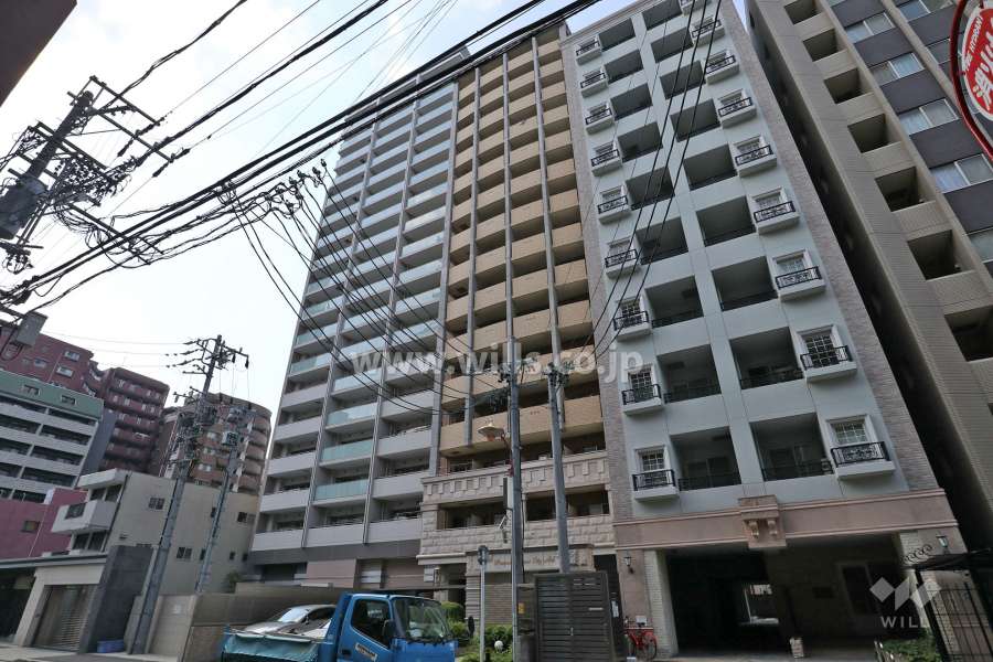 プレサンス泉シティアークの外観（南東側から）