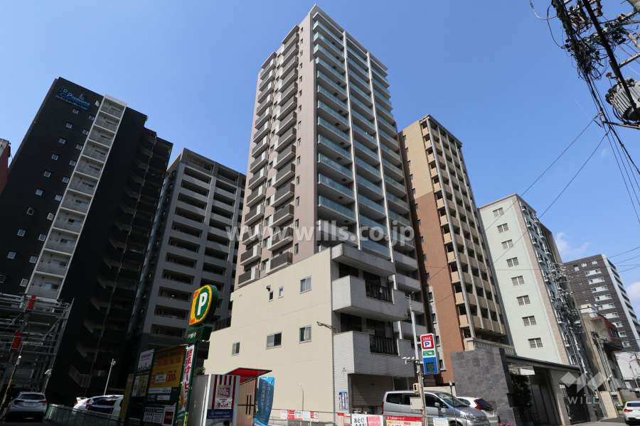 プラウド泉の外観（南西側から）