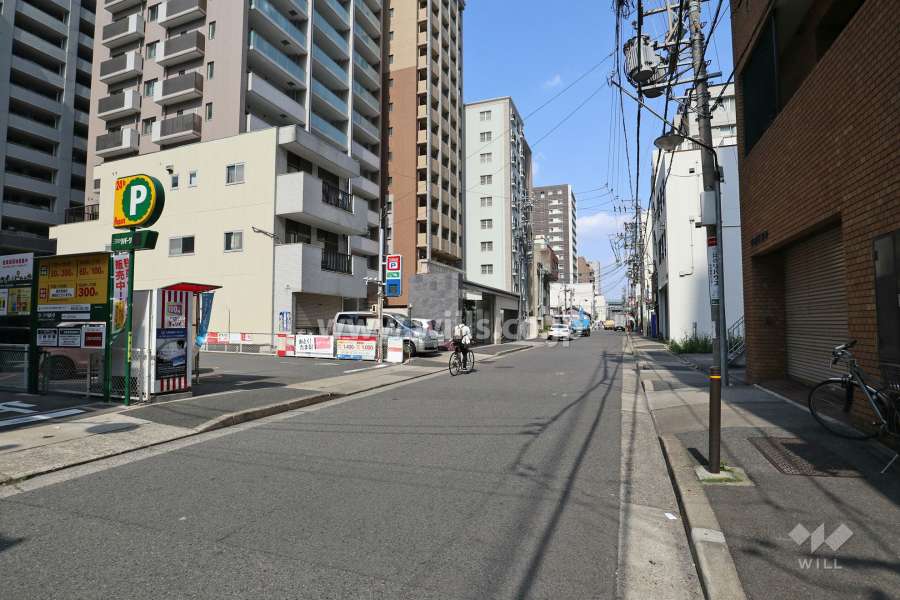 敷地南側の前面道路
