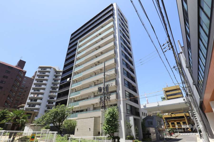 ローレルアイ泉の外観（南東側から）